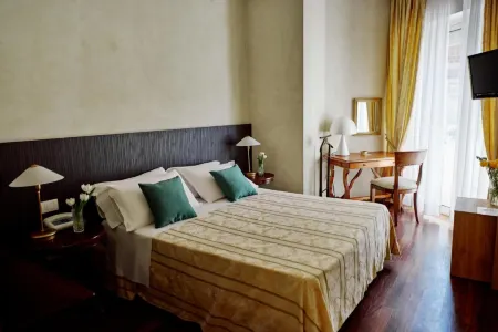 內格萊斯科酒店