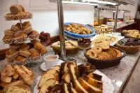 Hotel Internacional - breakfast