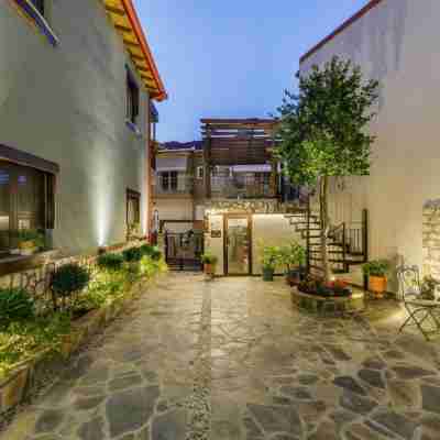 Meydani Suites Hotel Exterior