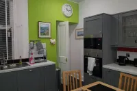 Snug - Fountain Bank Apartment Отели в г. 