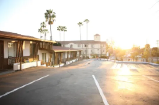 West Coast Surf and Stay