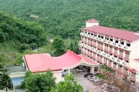 Dansavanh Nam Ngum Resort Hotels in 