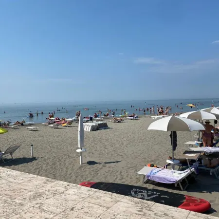 BeachfrontGrado Seaview Apartment & Parking Costa Azzurra