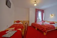 Pod Tatrami 2 - świetna Lokalizacja, Obok Przystanku Ski Busa Oraz Restauracji, duży Parking Hotels in Gmina Bukowina Tatrzańska