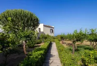 Bouganville B&B Hotels in Lascari