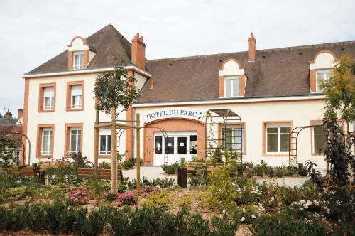 Hotel du Parc Hotels in Combreux