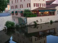 Hostellerie d'Héloïse Logis Hotels in Cluny