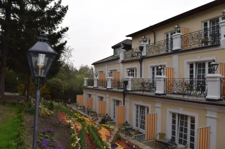 Hotel Landhaus Fuhrgassl-Huber Отели в г. Konigstetten