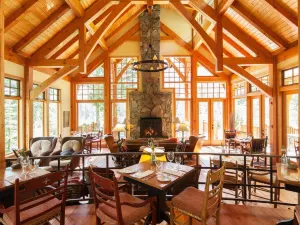 캐시드럴 마운틴 로지