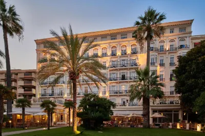 Hôtel Vacances Bleues Royal Westminster Hotel dekat Port de Menton Garavan