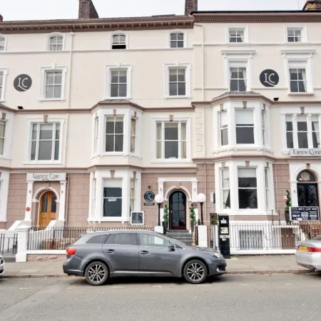 Lauriston & Lawton Court Hotel