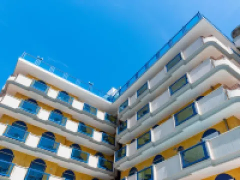 Hotel Brioni Mare イェーゾロのホテル