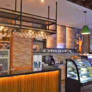 Carlosta Hotel Fitness & Recreational Facilities