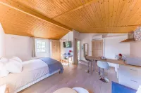 La Villa Vicha, the Originals Relais Hotels in Saint-Christol