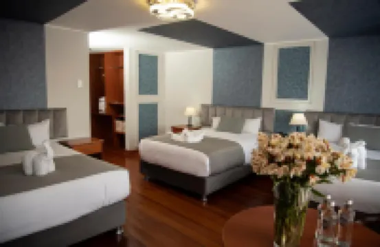 Hotel Fundador by Robles