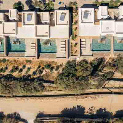 Hide Out Villas Hotel Exterior