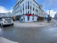 Day Dream Townhall Square Apartments Hotels in Svalbarðseyri