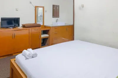 Urbanview Syariah Dasa Putra Sumedang Hotel dekat Fakultas Kesehatan Universitas Sebelas April