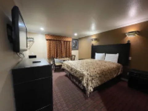 ซันไรส์ อินน์ โรงแรมในกาดินา