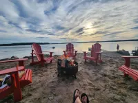 Stoco Lake Lodge - Beach