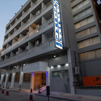 Al Iqbal Hotel Отели рядом с достопримечательностью «Банкетный зал Seef»