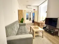 Madrid Studio with Private Terrace near Metropolitano Stadium, IFEMA & Airport - New