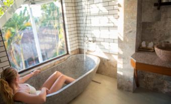 Nipa Riverside Villa by the Little Hoi An