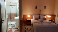 Hotel Isabell Győr فنادق في جيور