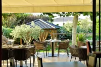 Hôtel Spa Restaurant la Madrague - breakfast