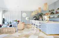 Elements of Byron - bar