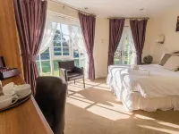 The Dewdrop Inn Hotels in Worcester