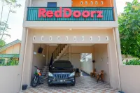 RedDoorz Syariah near Stasiun Gumilir Cilacap Hotel dekat Penyebrangan Prenca