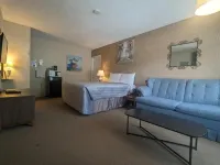 Pinewood Inn - Motels