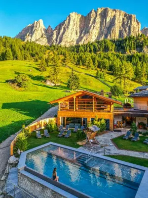 Kolfuschgerhof Mountain Resort Hotels near Frara