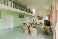 RedDoorz Near Jam Gadang Syariah Bukit Tinggi