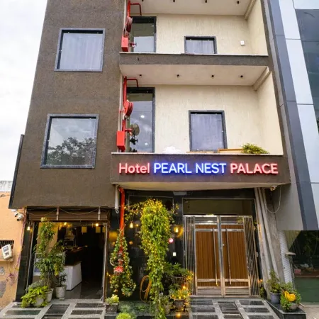 Hotel Pearl Nest Palace