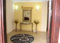 Pyramids Power Inn - Hotel/Alloggi familiari