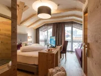 Hotel Bergblick 4 Sterne Superior Hotels in Fiss