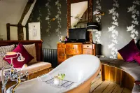 The Wellington Hotel a Bramfield