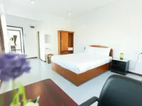 Kanyanat Boutique Hotel Hotels near Wat Chai Mongkhon