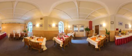 Hotel Zur Post in Wurzen Отели в г. Дален