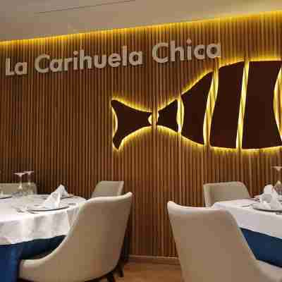 Malaga Sunshine Rentals - Beach Front Penthouse - Fuengirola Dining/Meeting Rooms