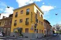 Hotel Dover Hôtels à : Porta Monforte