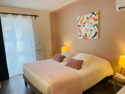 Hotel de Ma Tante فنادق في Avene