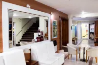 سان مارتين هوتل آند سبا فنادق في سان رافائيل