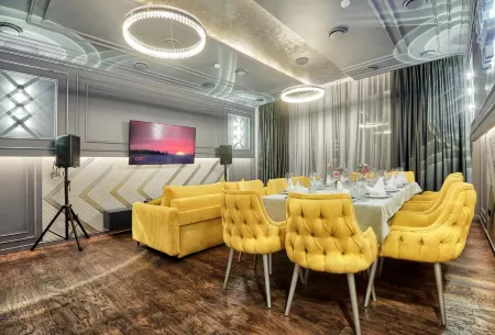 Aisha Bibi Hotel & Spa Отели в г. Астана