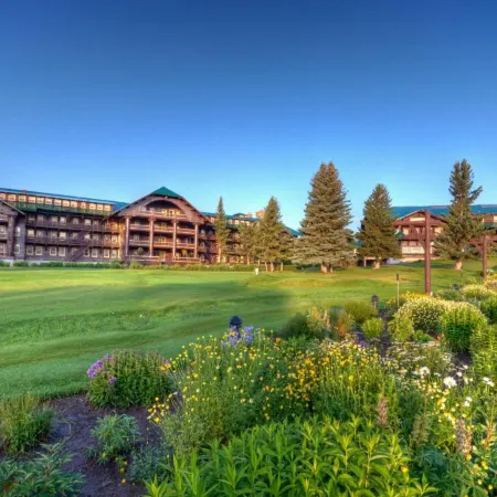 Glacier Park Lodge