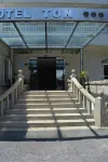 Hotel Ton