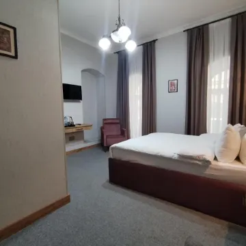 Pera Hotel Baku Отели рядом с достопримечательностью «Площадь Фонтанов»