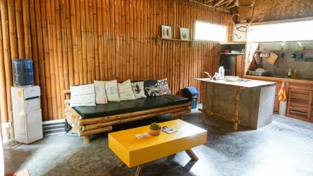 Happiness Native Villa Отели рядом с достопримечательностью «Остров Минилок»